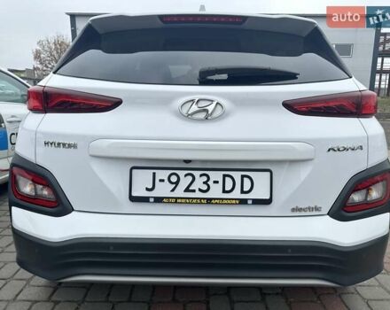 Белый Хендай Kona, объемом двигателя 0 л и пробегом 74 тыс. км за 19500 $, фото 9 на Automoto.ua