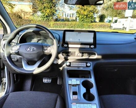 Білий Хендай Kona, об'ємом двигуна 0 л та пробігом 149 тис. км за 17000 $, фото 10 на Automoto.ua