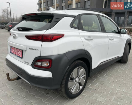 Білий Хендай Kona, об'ємом двигуна 0 л та пробігом 110 тис. км за 17300 $, фото 32 на Automoto.ua
