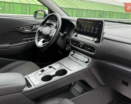 Белый Хендай Kona, объемом двигателя 0 л и пробегом 70 тыс. км за 16950 $, фото 61 на Automoto.ua