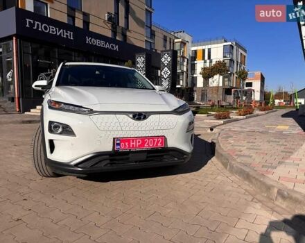 Белый Хендай Kona, объемом двигателя 0 л и пробегом 71 тыс. км за 18900 $, фото 24 на Automoto.ua