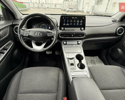 Белый Хендай Kona, объемом двигателя 0 л и пробегом 70 тыс. км за 16950 $, фото 63 на Automoto.ua