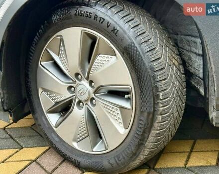 Белый Хендай Kona, объемом двигателя 0 л и пробегом 70 тыс. км за 17700 $, фото 6 на Automoto.ua