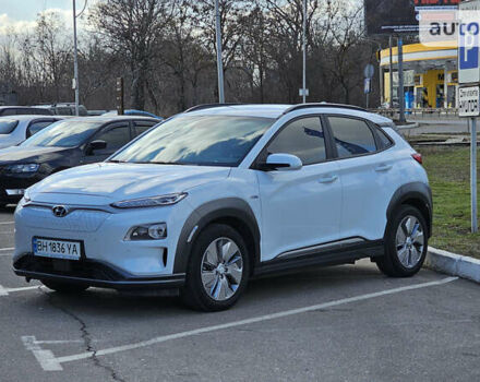 Білий Хендай Kona, об'ємом двигуна 0 л та пробігом 60 тис. км за 24500 $, фото 5 на Automoto.ua