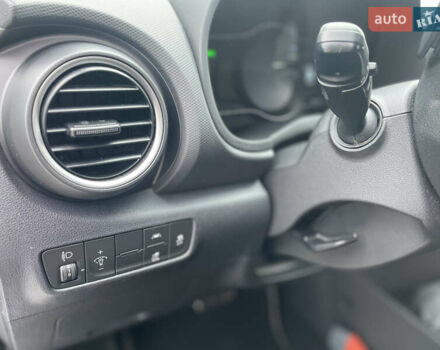 Білий Хендай Kona, об'ємом двигуна 0 л та пробігом 110 тис. км за 17300 $, фото 13 на Automoto.ua