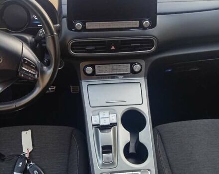 Белый Хендай Kona, объемом двигателя 0 л и пробегом 98 тыс. км за 17900 $, фото 9 на Automoto.ua