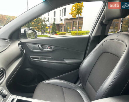 Белый Хендай Kona, объемом двигателя 0 л и пробегом 130 тыс. км за 19200 $, фото 20 на Automoto.ua