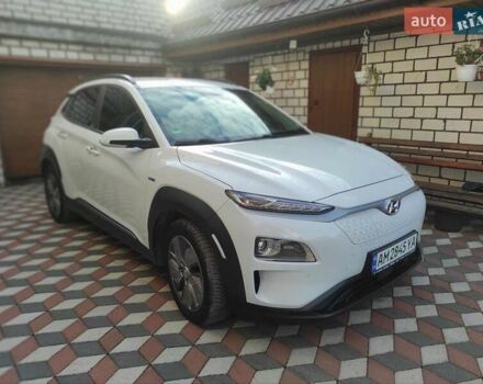 Белый Хендай Kona, объемом двигателя 0 л и пробегом 149 тыс. км за 17400 $, фото 7 на Automoto.ua