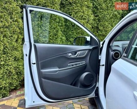 Белый Хендай Kona, объемом двигателя 0 л и пробегом 15 тыс. км за 16700 $, фото 16 на Automoto.ua