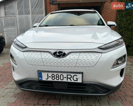 Белый Хендай Kona, объемом двигателя 0 л и пробегом 109 тыс. км за 16396 $, фото 2 на Automoto.ua