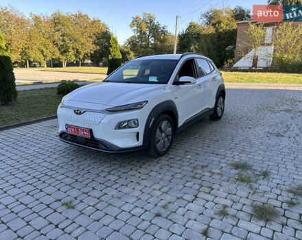 Білий Хендай Kona, об'ємом двигуна 0 л та пробігом 92 тис. км за 17200 $, фото 23 на Automoto.ua