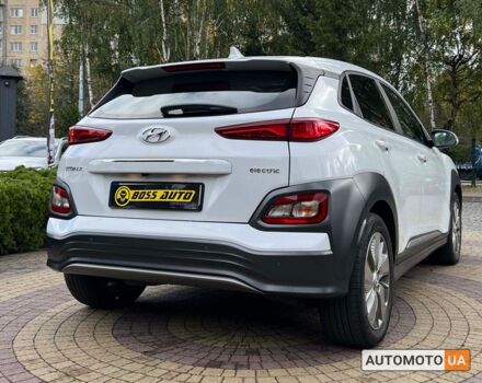 Белый Хендай Kona, объемом двигателя 64 л и пробегом 32 тыс. км за 22999 $, фото 6 на Automoto.ua