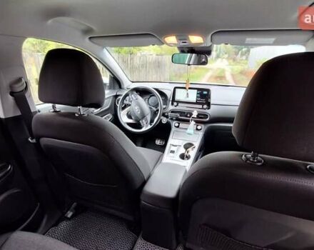 Белый Хендай Kona, объемом двигателя 0 л и пробегом 55 тыс. км за 16500 $, фото 2 на Automoto.ua