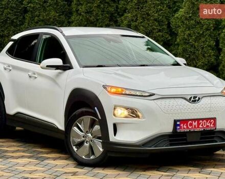 Белый Хендай Kona, объемом двигателя 0 л и пробегом 70 тыс. км за 17700 $, фото 1 на Automoto.ua