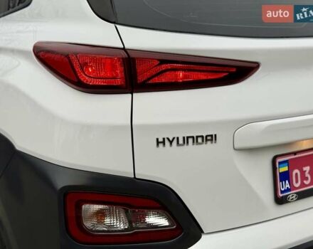 Белый Хендай Kona, объемом двигателя 0 л и пробегом 115 тыс. км за 17250 $, фото 38 на Automoto.ua