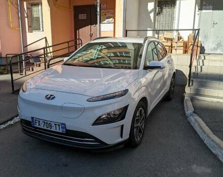 Белый Хендай Kona, объемом двигателя 0 л и пробегом 98 тыс. км за 19000 $, фото 1 на Automoto.ua