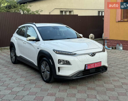 Білий Хендай Kona, об'ємом двигуна 0 л та пробігом 77 тис. км за 15499 $, фото 3 на Automoto.ua