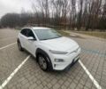 Білий Хендай Kona, об'ємом двигуна 0 л та пробігом 93 тис. км за 18950 $, фото 77 на Automoto.ua