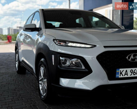 Белый Хендай Kona, объемом двигателя 2 л и пробегом 115 тыс. км за 15700 $, фото 1 на Automoto.ua
