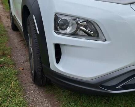 Белый Хендай Kona, объемом двигателя 0 л и пробегом 55 тыс. км за 16500 $, фото 14 на Automoto.ua