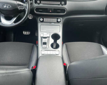 Белый Хендай Kona, объемом двигателя 0 л и пробегом 130 тыс. км за 19200 $, фото 17 на Automoto.ua