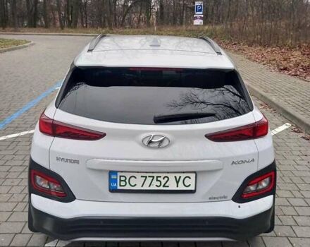 Білий Хендай Kona, об'ємом двигуна 0 л та пробігом 93 тис. км за 18950 $, фото 72 на Automoto.ua