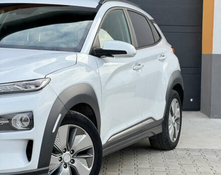 Белый Хендай Kona, объемом двигателя 0 л и пробегом 87 тыс. км за 17200 $, фото 5 на Automoto.ua