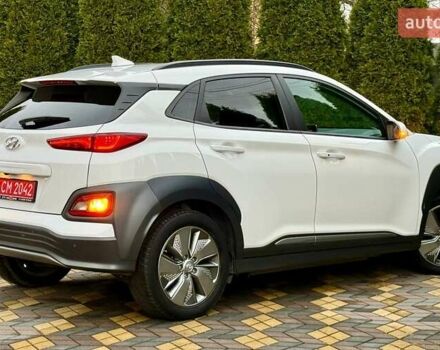 Белый Хендай Kona, объемом двигателя 0 л и пробегом 70 тыс. км за 17700 $, фото 9 на Automoto.ua