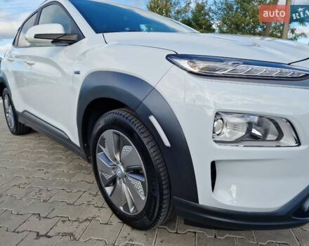 Белый Хендай Kona, объемом двигателя 0 л и пробегом 70 тыс. км за 16500 $, фото 6 на Automoto.ua