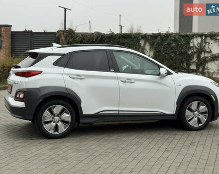 Білий Хендай Kona, об'ємом двигуна 0 л та пробігом 82 тис. км за 18500 $, фото 12 на Automoto.ua