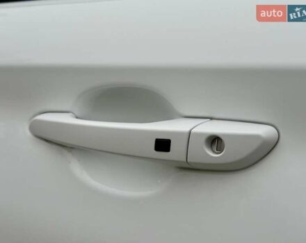 Белый Хендай Kona, объемом двигателя 0 л и пробегом 115 тыс. км за 17250 $, фото 36 на Automoto.ua