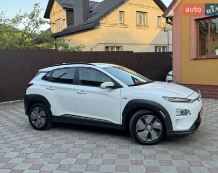 Білий Хендай Kona, об'ємом двигуна 0 л та пробігом 77 тис. км за 15499 $, фото 51 на Automoto.ua
