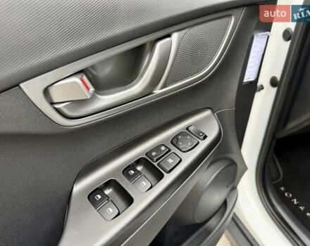 Белый Хендай Kona, объемом двигателя 0 л и пробегом 115 тыс. км за 17250 $, фото 42 на Automoto.ua