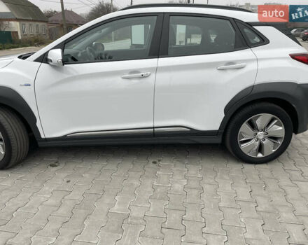 Білий Хендай Kona, об'ємом двигуна 0 л та пробігом 110 тис. км за 17300 $, фото 28 на Automoto.ua