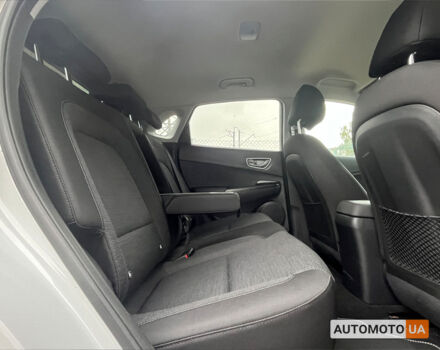 Білий Хендай Kona, об'ємом двигуна 39 л та пробігом 46 тис. км за 16999 $, фото 28 на Automoto.ua