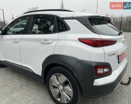 Білий Хендай Kona, об'ємом двигуна 0 л та пробігом 110 тис. км за 17300 $, фото 33 на Automoto.ua