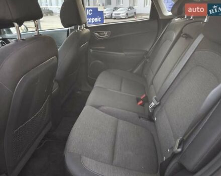 Белый Хендай Kona, объемом двигателя 0 л и пробегом 129 тыс. км за 17777 $, фото 30 на Automoto.ua