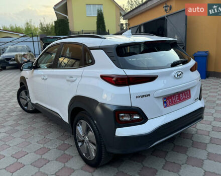 Білий Хендай Kona, об'ємом двигуна 0 л та пробігом 77 тис. км за 15499 $, фото 60 на Automoto.ua
