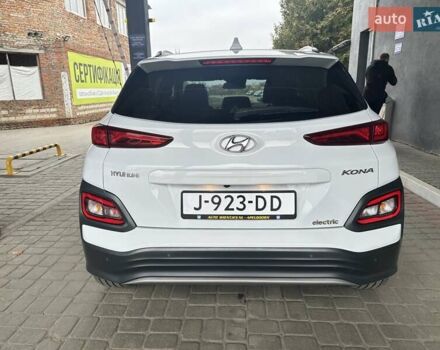 Белый Хендай Kona, объемом двигателя 0 л и пробегом 74 тыс. км за 19500 $, фото 3 на Automoto.ua