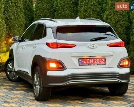 Белый Хендай Kona, объемом двигателя 0 л и пробегом 70 тыс. км за 17700 $, фото 10 на Automoto.ua