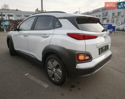 Белый Хендай Kona, объемом двигателя 0 л и пробегом 129 тыс. км за 17777 $, фото 5 на Automoto.ua