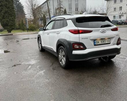 Білий Хендай Kona, об'ємом двигуна 0 л та пробігом 121 тис. км за 17500 $, фото 6 на Automoto.ua
