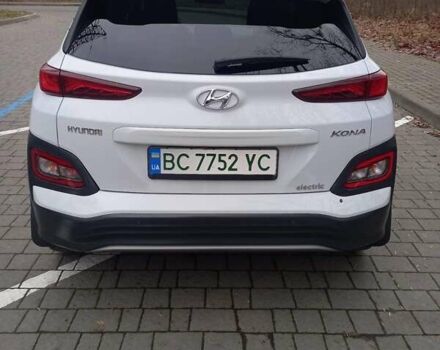 Білий Хендай Kona, об'ємом двигуна 0 л та пробігом 93 тис. км за 18950 $, фото 73 на Automoto.ua