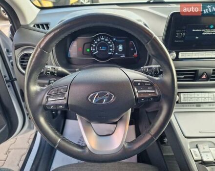 Белый Хендай Kona, объемом двигателя 0 л и пробегом 70 тыс. км за 16500 $, фото 26 на Automoto.ua