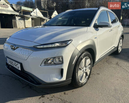 Белый Хендай Kona, объемом двигателя 0 л и пробегом 109 тыс. км за 16396 $, фото 6 на Automoto.ua
