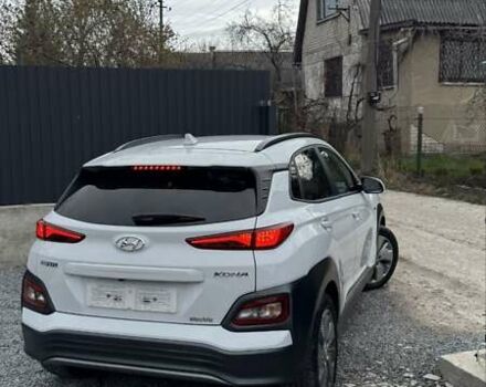 Білий Хендай Kona, об'ємом двигуна 0 л та пробігом 32 тис. км за 16500 $, фото 9 на Automoto.ua