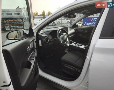 Белый Хендай Kona, объемом двигателя 0 л и пробегом 129 тыс. км за 17777 $, фото 33 на Automoto.ua