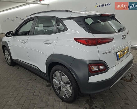 Білий Хендай Kona, об'ємом двигуна 0 л та пробігом 110 тис. км за 15999 $, фото 3 на Automoto.ua