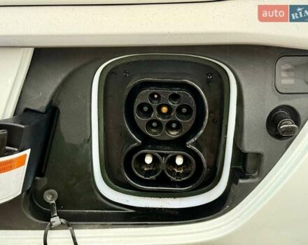 Белый Хендай Kona, объемом двигателя 0 л и пробегом 70 тыс. км за 17700 $, фото 38 на Automoto.ua