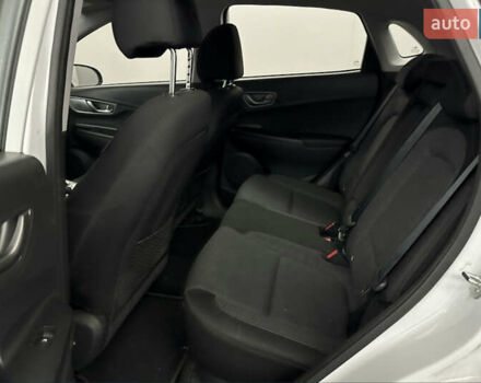 Білий Хендай Kona, об'ємом двигуна 0 л та пробігом 36 тис. км за 14710 $, фото 5 на Automoto.ua